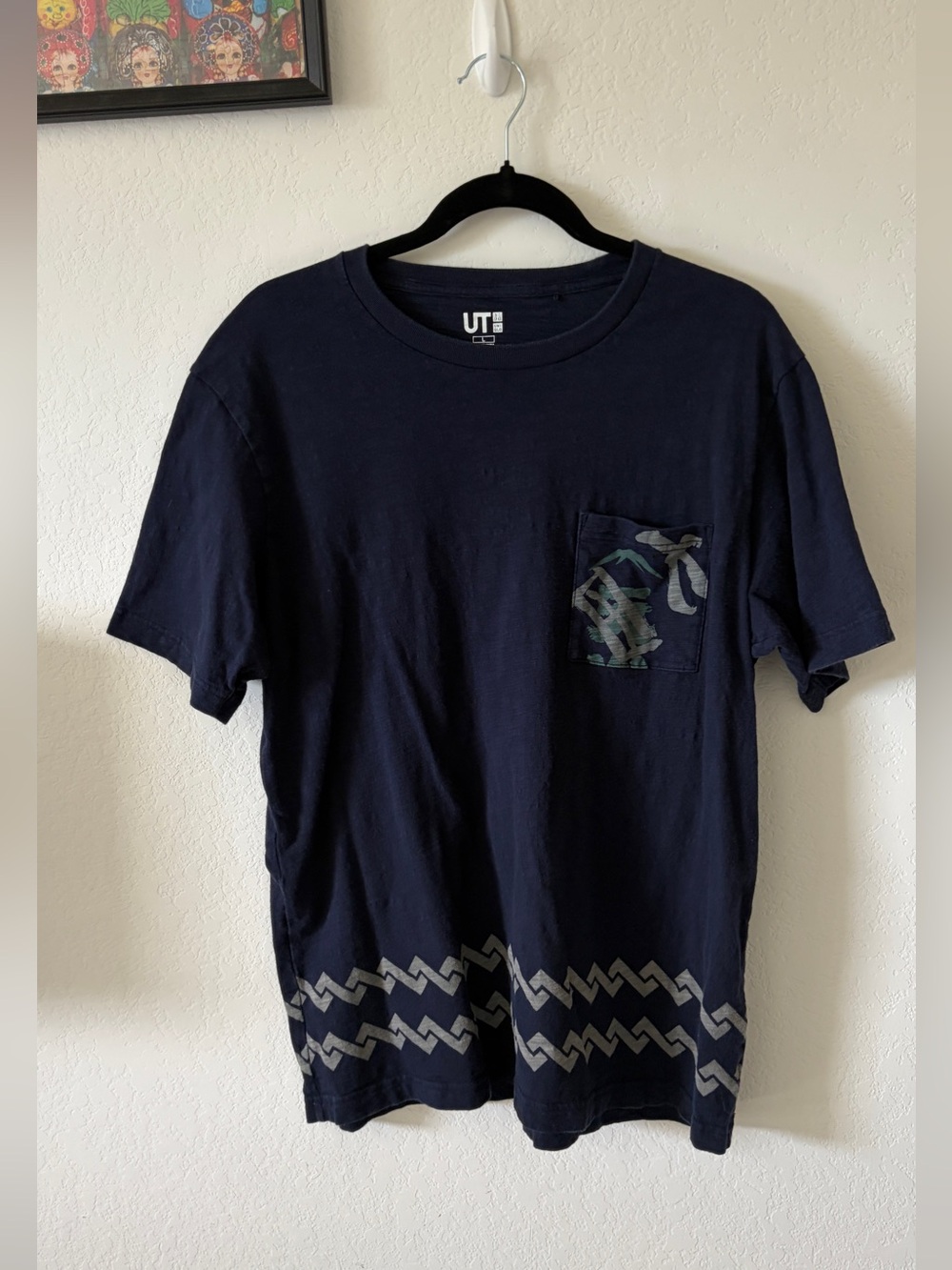 UNIQLO UT Navy Pocket Tee L Japanese Kanji Calligraphy Print Streetwear